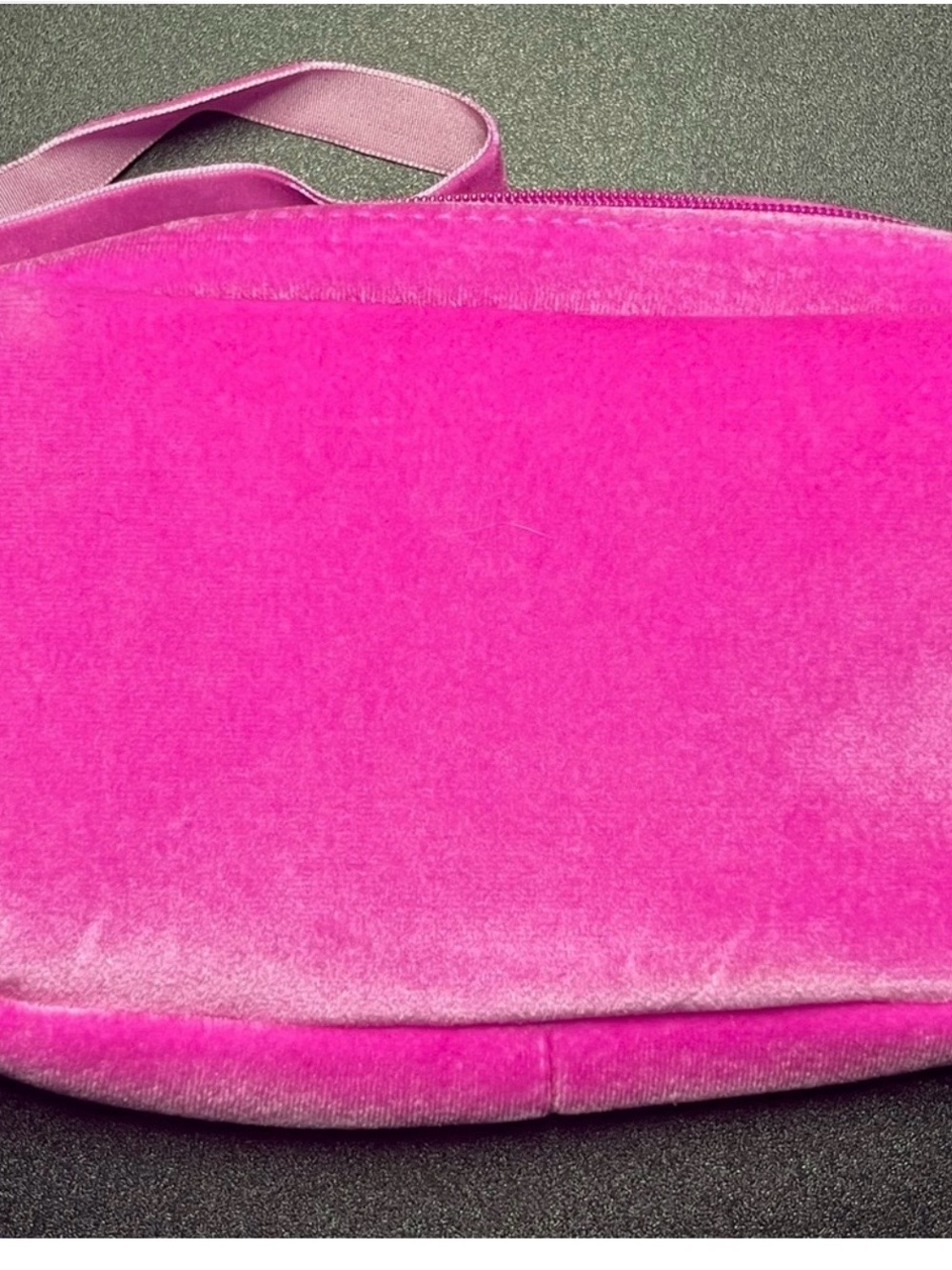 Valentino Hot Pink Velvet V Logo makeup bag no box - Picture 2 of 3